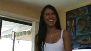 Strastvenu crnku djevojku bockaju porno hub masaj u misionarskom položaju
