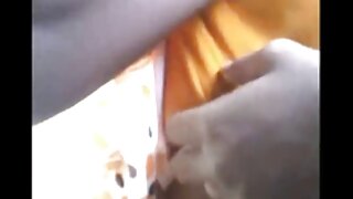 Prekrasna beba Holly Hendrix liže free masaj porn i jebe svoju macu